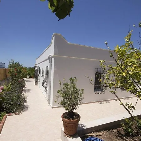 Sleeps 6 Air Con Wifi